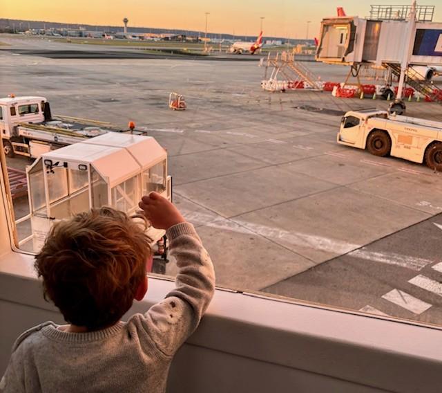 Flying with Young Kids: A Qantas vs. Virgin Australia Showdown