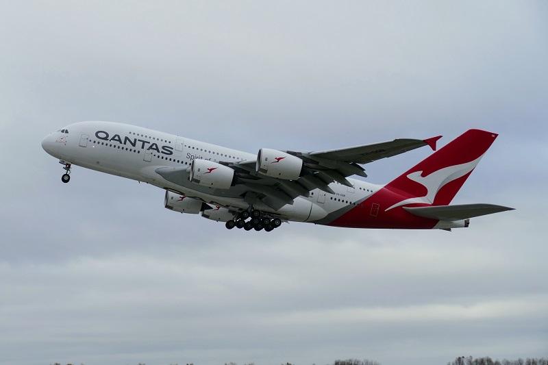 The big boys are back in town: first Qantas A380 lands in Sydney